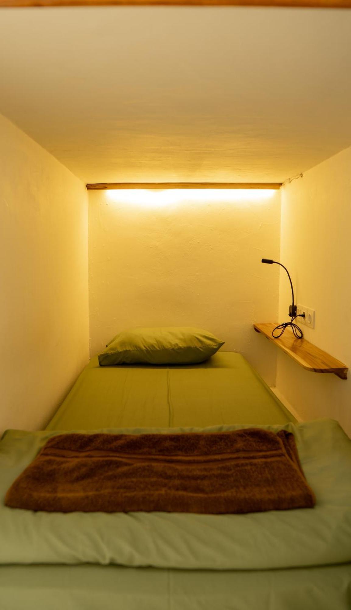 Lost Inn Kuta Capsule Hostel 외부 사진
