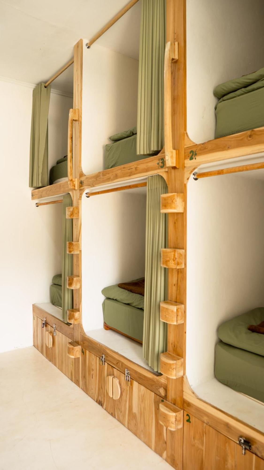 Lost Inn Kuta Capsule Hostel 외부 사진